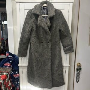 Size small like new super warm maxi teddy coat in gray